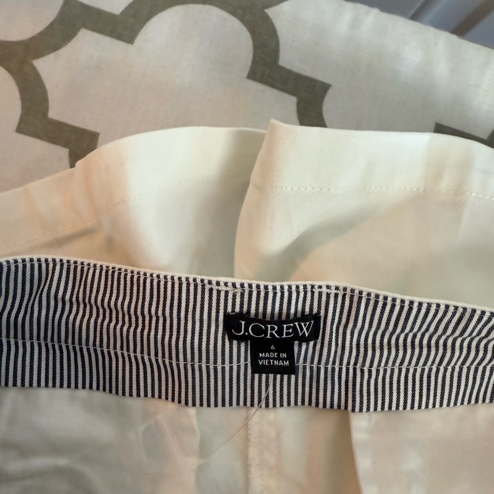 J. Crew 3" pleated heritage chino short Size 6 NWOT - Picture 4 of 8